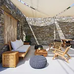 Couette-café Kymo Luxury Paros 4*