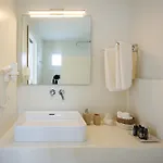 Kymo Luxury Paros Couette-café Kolympithres