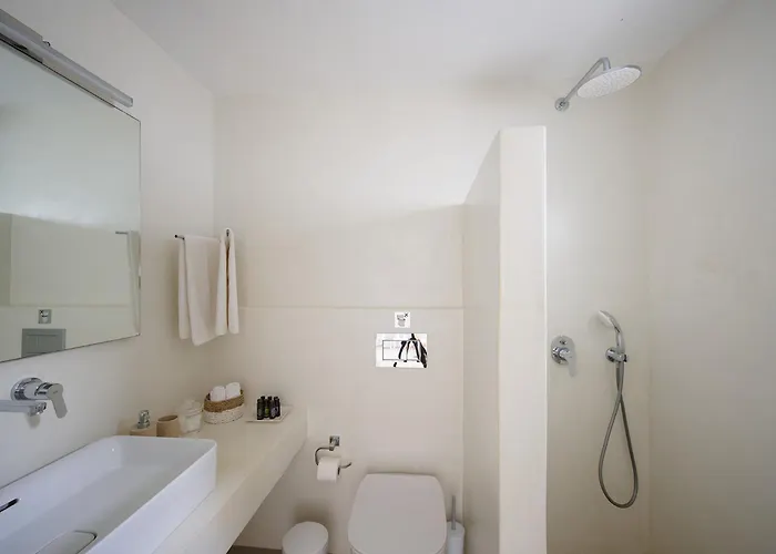 Kymo Luxury Paros Κολυμπήθρες