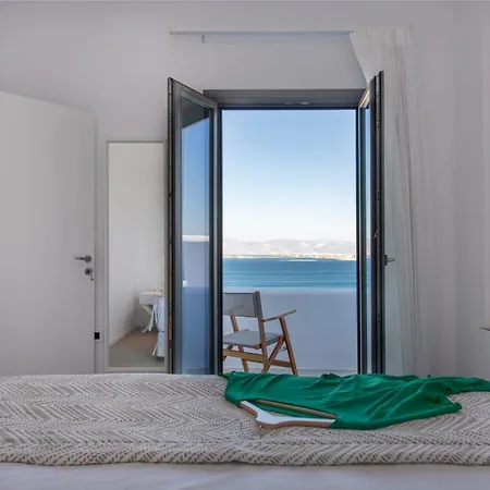 Kymo Luxury Paros Couette-café 4*