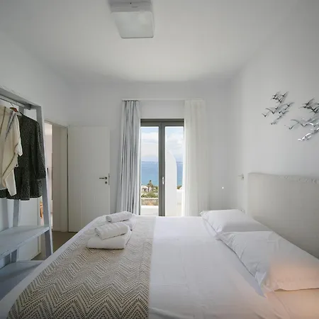 Kymo Luxury Paros Couette-café 4*