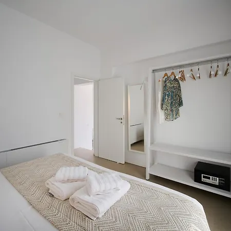 Kymo Luxury Paros Couette-café 4*