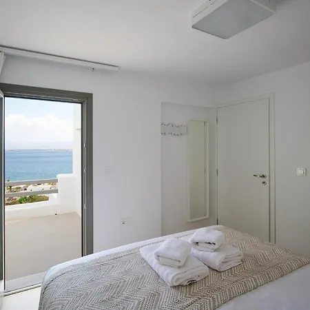 Couette-café Kymo Luxury Paros 4*