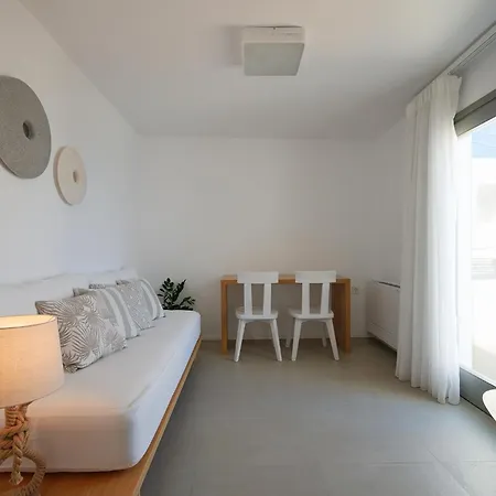 Kymo Luxury Paros Bed & Breakfast