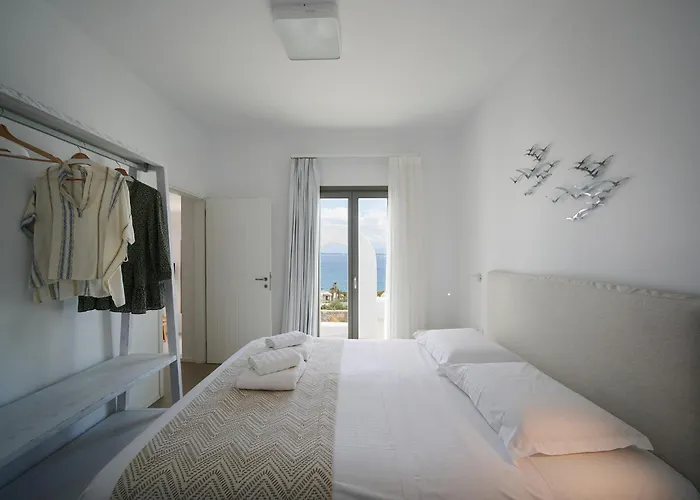 Kymo Luxury Paros Bed & Breakfast 4*